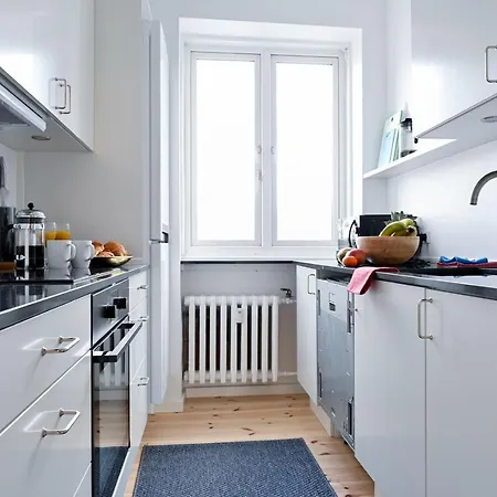 Апартаменты Spacious And Bright 2-bedroom In Green *