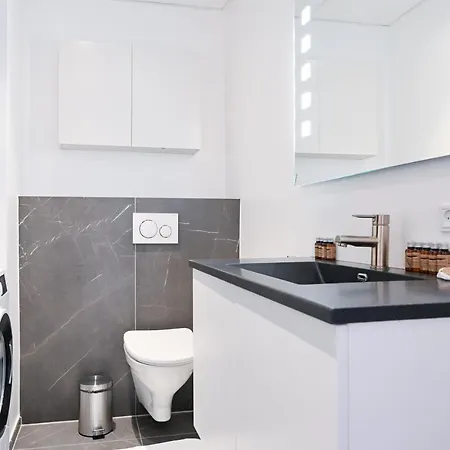 Spacious And Bright 2-bedroom In Green Шарлоттенлунн
