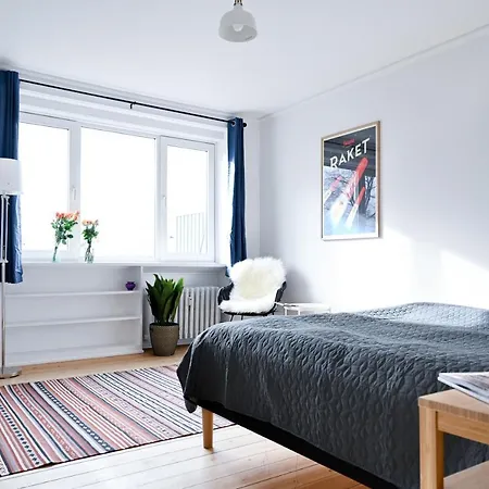Апартаменты Spacious And Bright 2-bedroom In Green