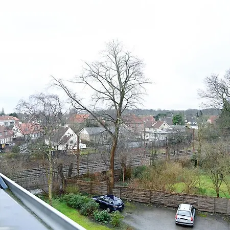 Spacious And Bright 2-bedroom In Green Апартаменты