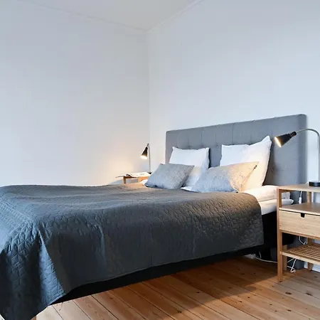 Spacious And Bright 2-bedroom In Green * Шарлоттенлунн